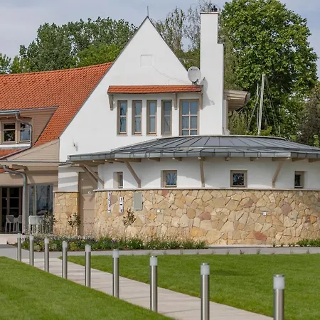 Balatonfői Yacht Club 4*
