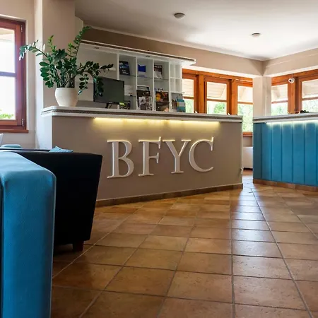 Balatonfoi Yacht Club מלון באלאטונקנשה