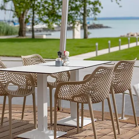 Balatonfői Yacht Club 4*