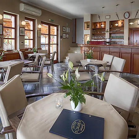 Balatonfoi Yacht Club באלאטונקנשה