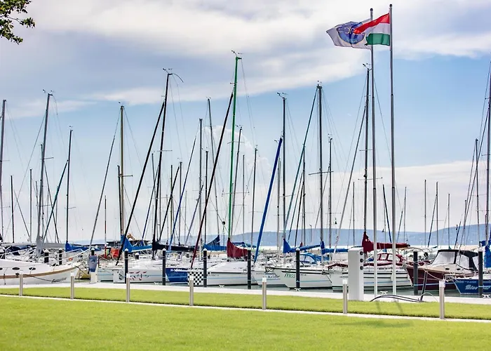 Hotel Balatonfoi Yacht Club