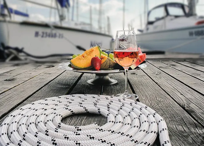 Balatonfoi Yacht Club 4* באלאטונקנשה